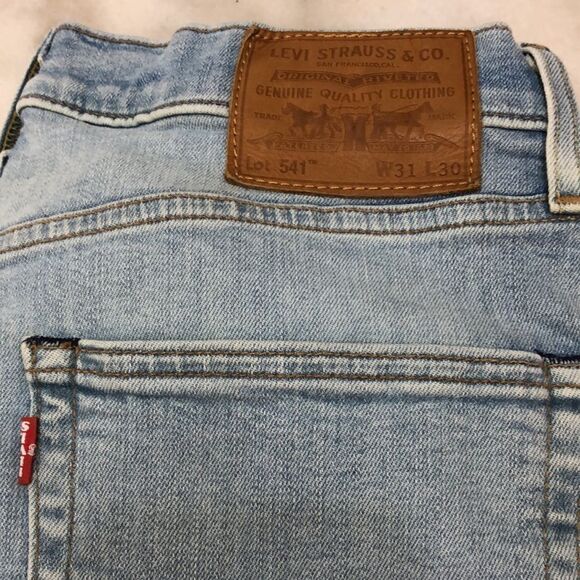 Levi’s Premium 541 Athletic Taper 31x27.5 Light Wash - Picture 4 of 8